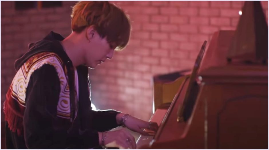 Sugaソロ曲 First Love の日本語訳 歌詞の意味は ユンギが親友を想い作った曲