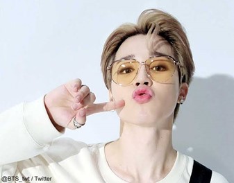 10月13日はbtsジミンの誕生日 日本でももらえるカップホルダー情報